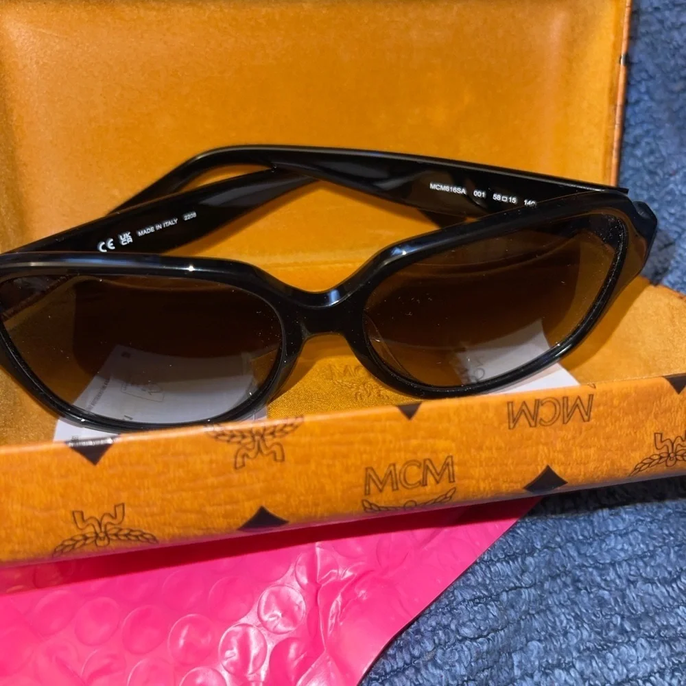 MCM sleek modern